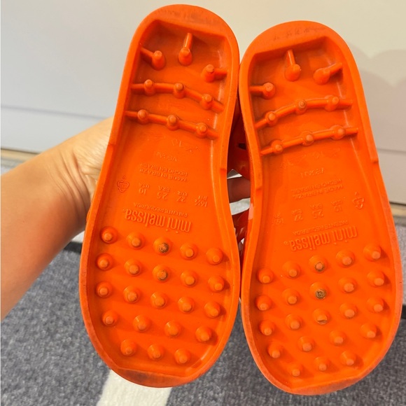 Mini Melissa Red Sandals with Mickey and Minnie - Picture 4 of 6